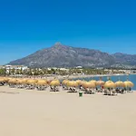 - Marina Banus, Puerto Banus, Cozy 2br, Parking & Pool Διαμέρισμα Μαρμπέλλα