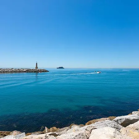 Marbella Home Rentals - Marina Banus, Puerto Banus, Cozy 2Br, Parking & Pool Apartman Marbella