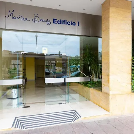 Marbella Home Rentals - Marina Banus, Puerto Banus, Cozy 2Br, Parking & Pool