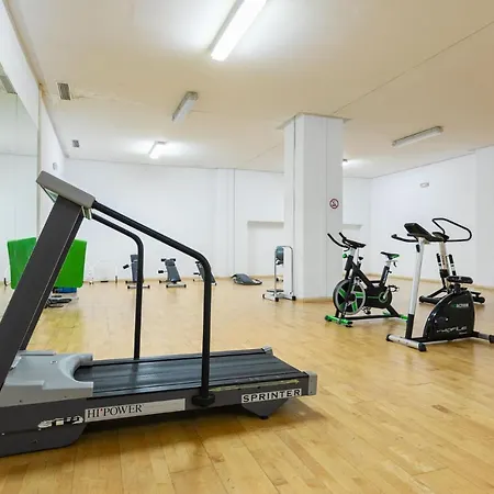 Marbella Home Rentals - Marina Banus, Puerto Banus, Cozy 2Br, Parking & Pool * Marbella