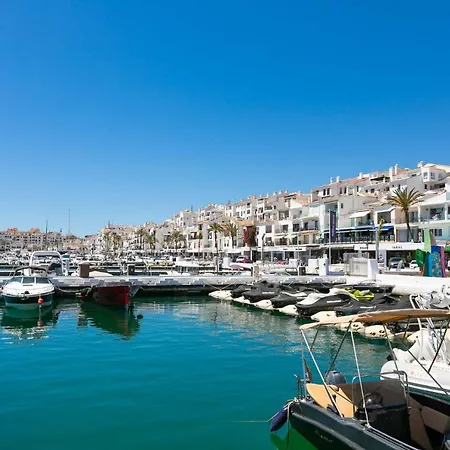 Marbella Home Rentals - Marina Banus, Puerto Banus, Cozy 2Br, Parking & Pool * 马尔韦利亚