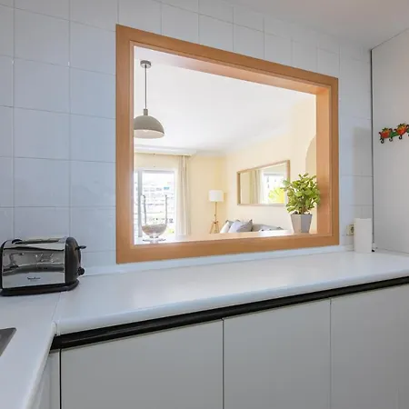 - Marina Banus, Puerto Banus, Cozy 2br, Parking & Pool Appartement *
