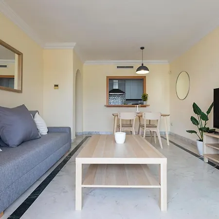 Apartamento Marbella Home Rentals - Marina Banus, Puerto Banus, Cozy 2Br, Parking & Pool *
