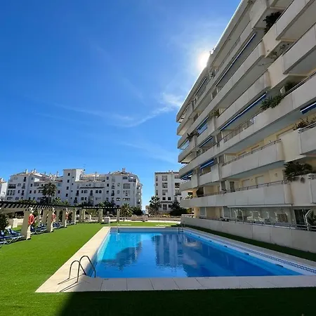 Marbella Home Rentals - Marina Banus, Puerto Banus, Cozy 2Br, Parking & Pool Lägenhet Marbella
