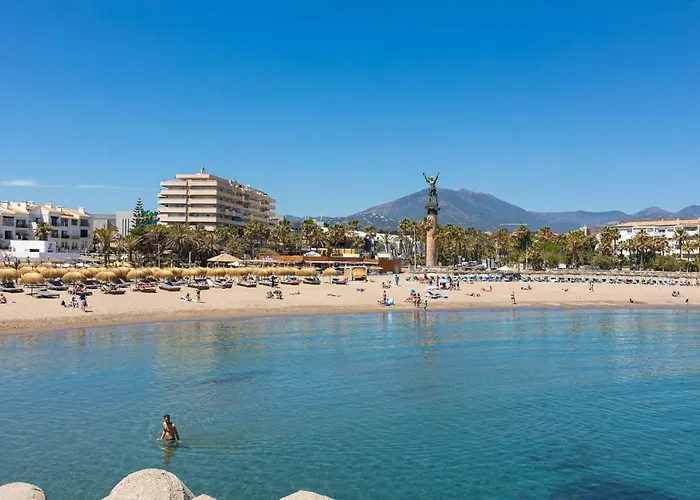 - Marina Banus, Puerto Banus, Cozy 2br, Parking & Pool *