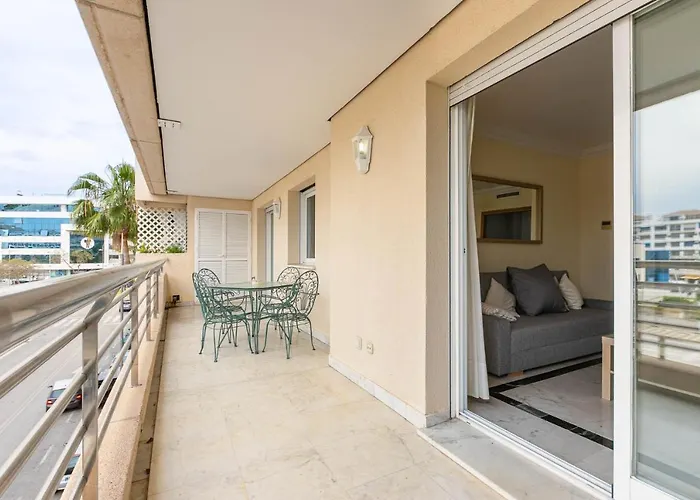 - Marina Banus, Puerto Banus, Cozy 2br, Parking & Pool * Marbella