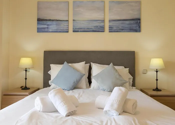 Apartment - Marina Banus, Puerto Banus, Cozy 2br, Parking & Pool