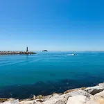 - Marina Banus, Puerto Banus, Cozy 2br, Parking & Pool Lägenhet Marbella