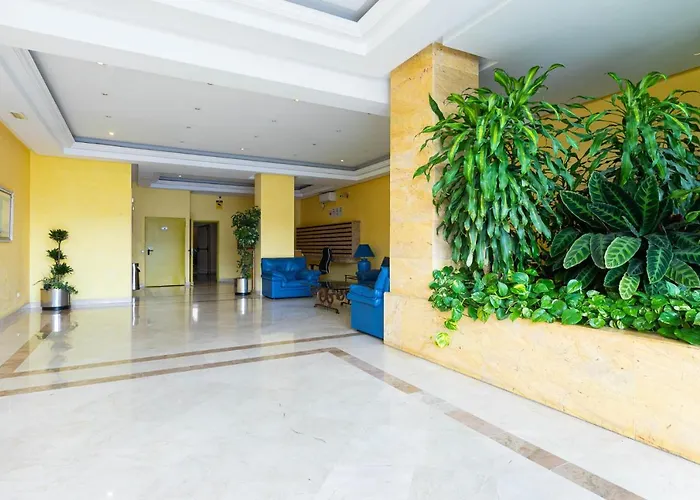 - Marina Banus, Puerto Banus, Cozy 2br, Parking & Pool * Marbella