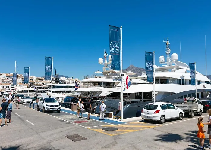 - Marina Banus, Puerto Banus, Cozy 2br, Parking & Pool Marbella
