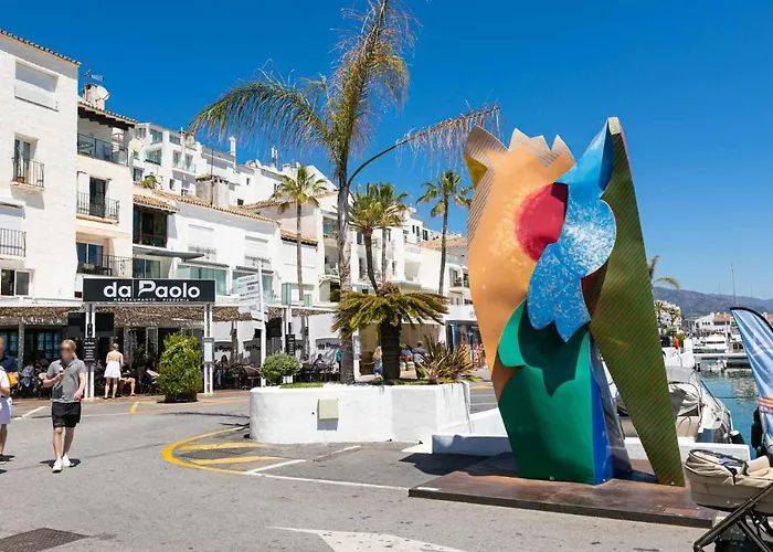 - Marina Banus, Puerto Banus, Cozy 2br, Parking & Pool *